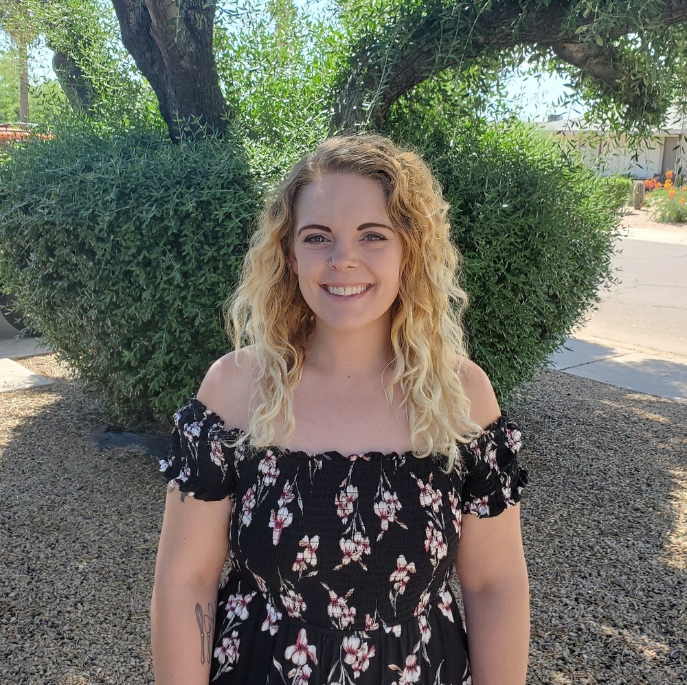 Meet your Posher, Elysha